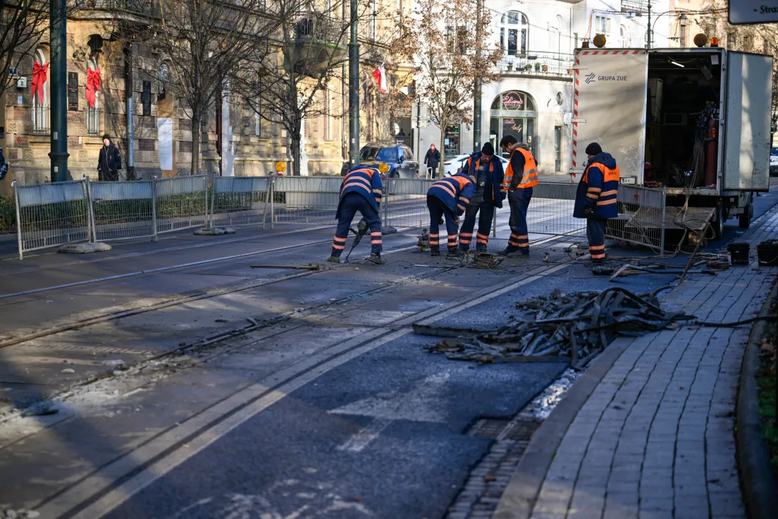 Remont torowiska i skrzyżowania na ul. Straszewskiego i Piłsudskiego