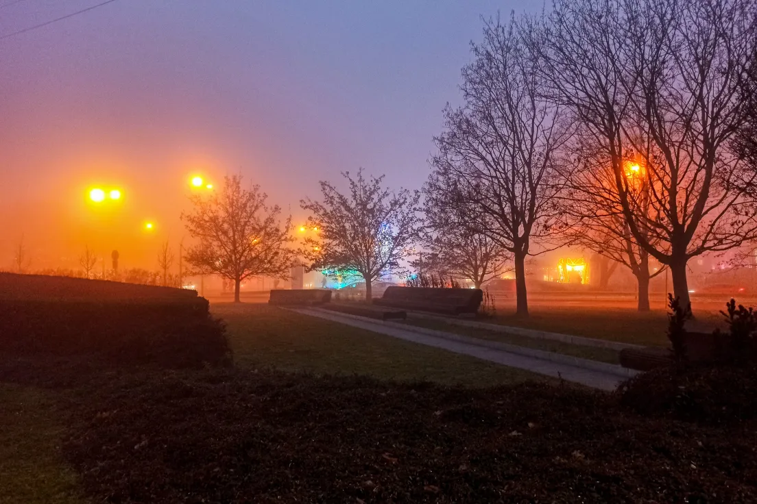 Mgła na Bulwarach Wiślanych