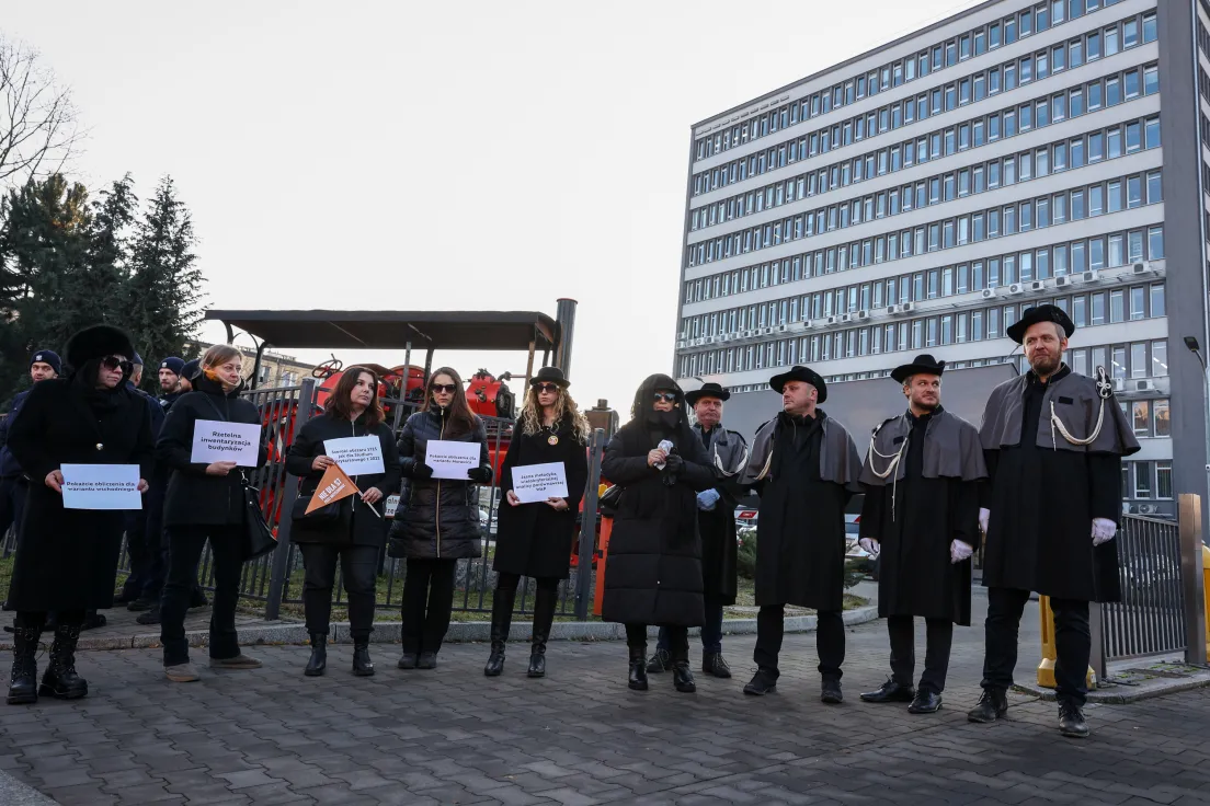 Protest przeciwko budowie S7 przed GDDKiA