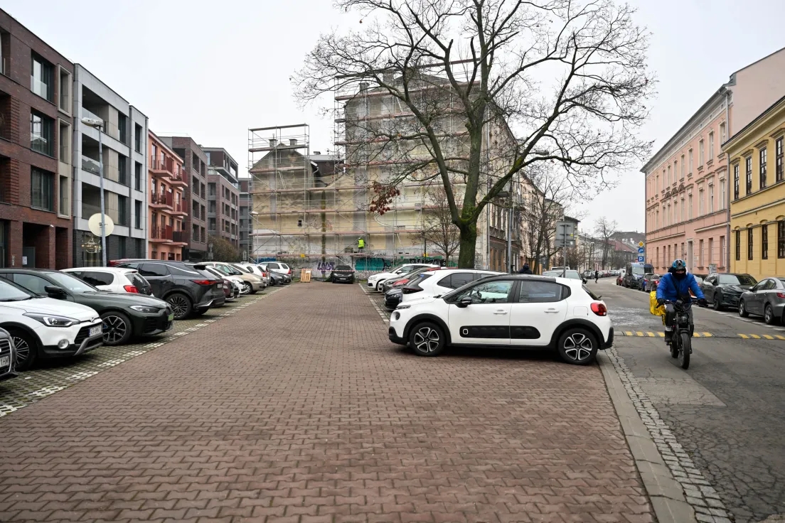 Parking przy ulicy Piwnej