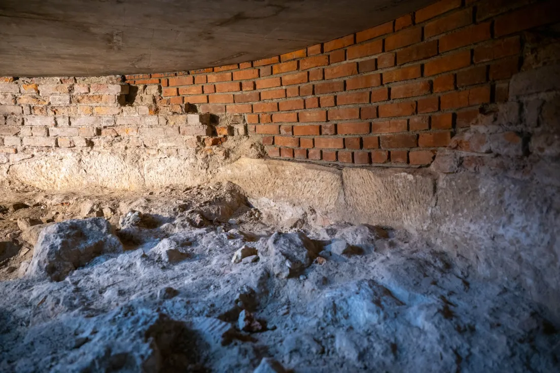 Wnętrze postumentu pod pomnikiem Kościuszki na Wawelu
