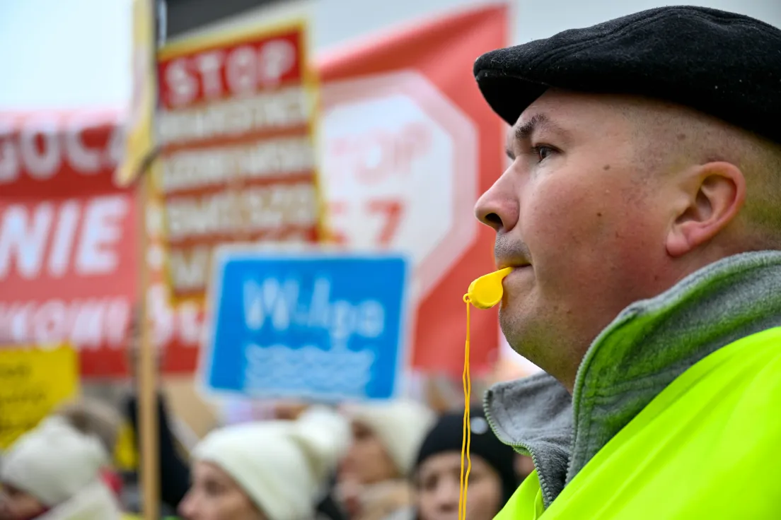 Protest pod siedzibą GDDKiA przeciwko budowie S7 na południu Krakowa