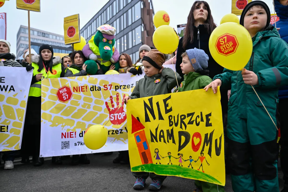 Protest pod siedzibą GDDKiA przeciwko budowie S7 na południu Krakowa