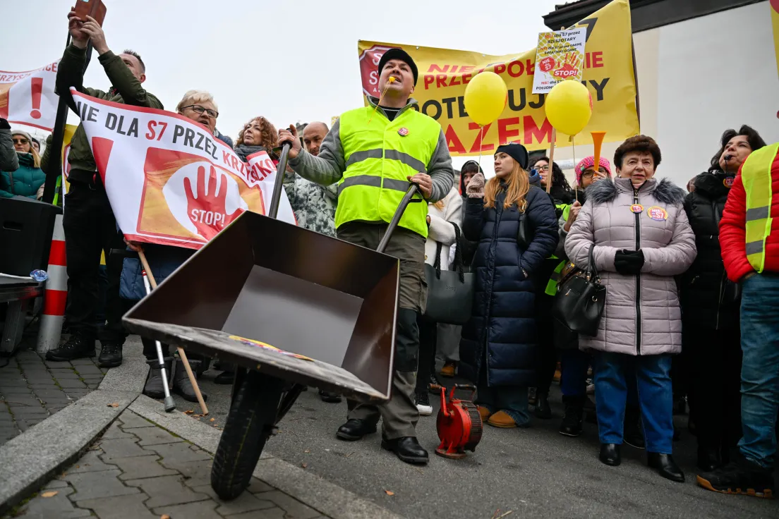 Protest pod siedzibą GDDKiA przeciwko budowie S7 na południu Krakowa