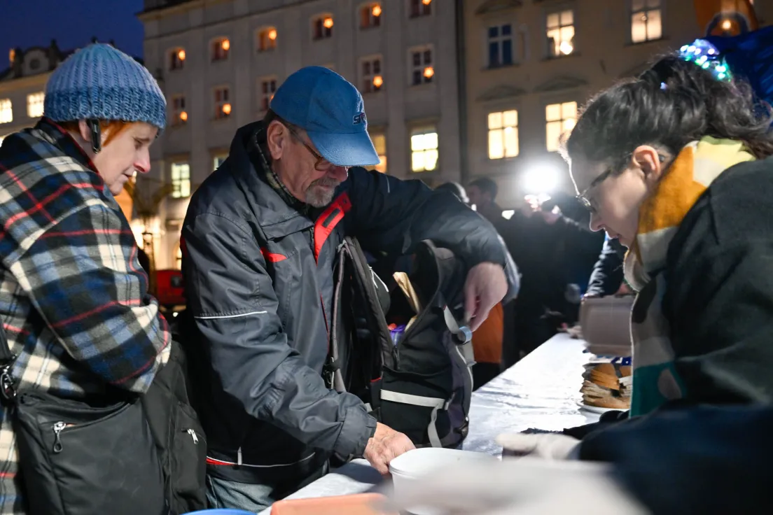 Fianał akcji „przedświąteczny karp dla krakowian” na Rynku Głównym