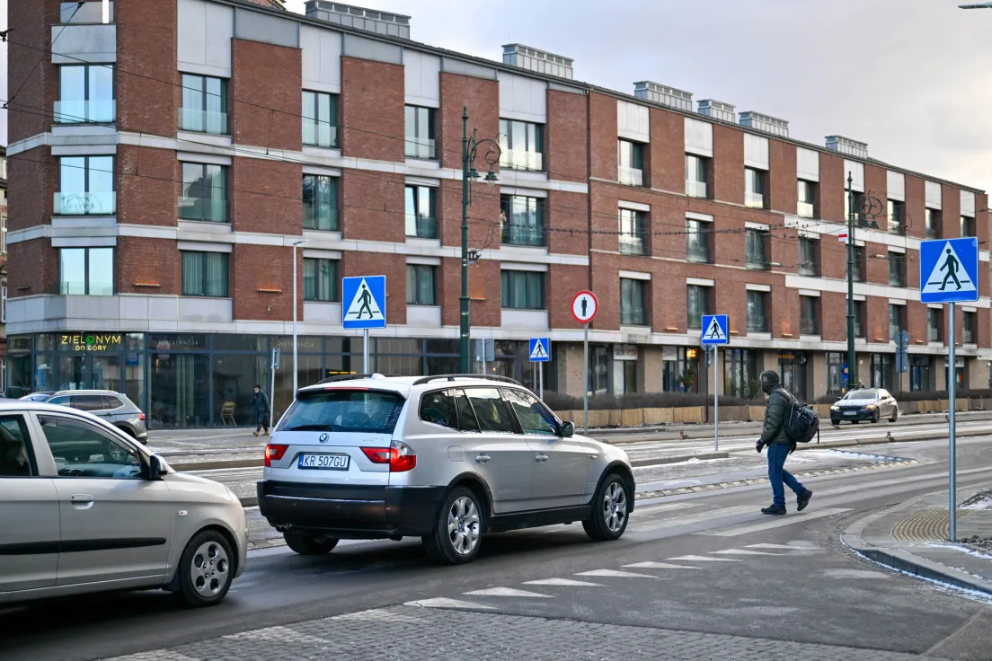 Nowe przejscie dla pieszych na pl. Bohaterów Gertta