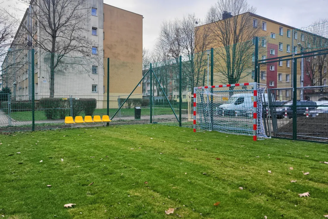Trwają prace w ogródku jordanowskim przy ul. Pużaka