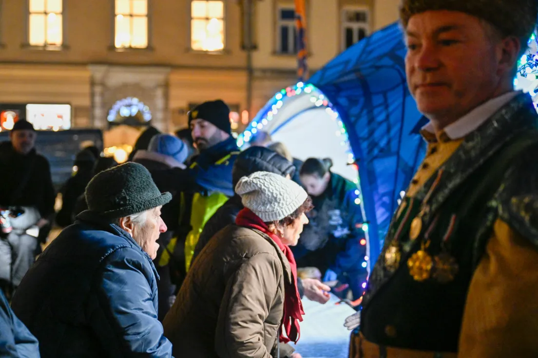 Fianał akcji „przedświąteczny karp dla krakowian” na Rynku Głównym