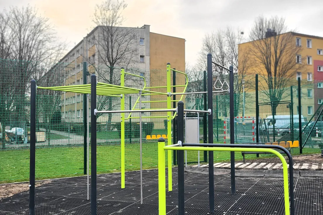 Trwają prace w ogródku jordanowskim przy ul. Pużaka