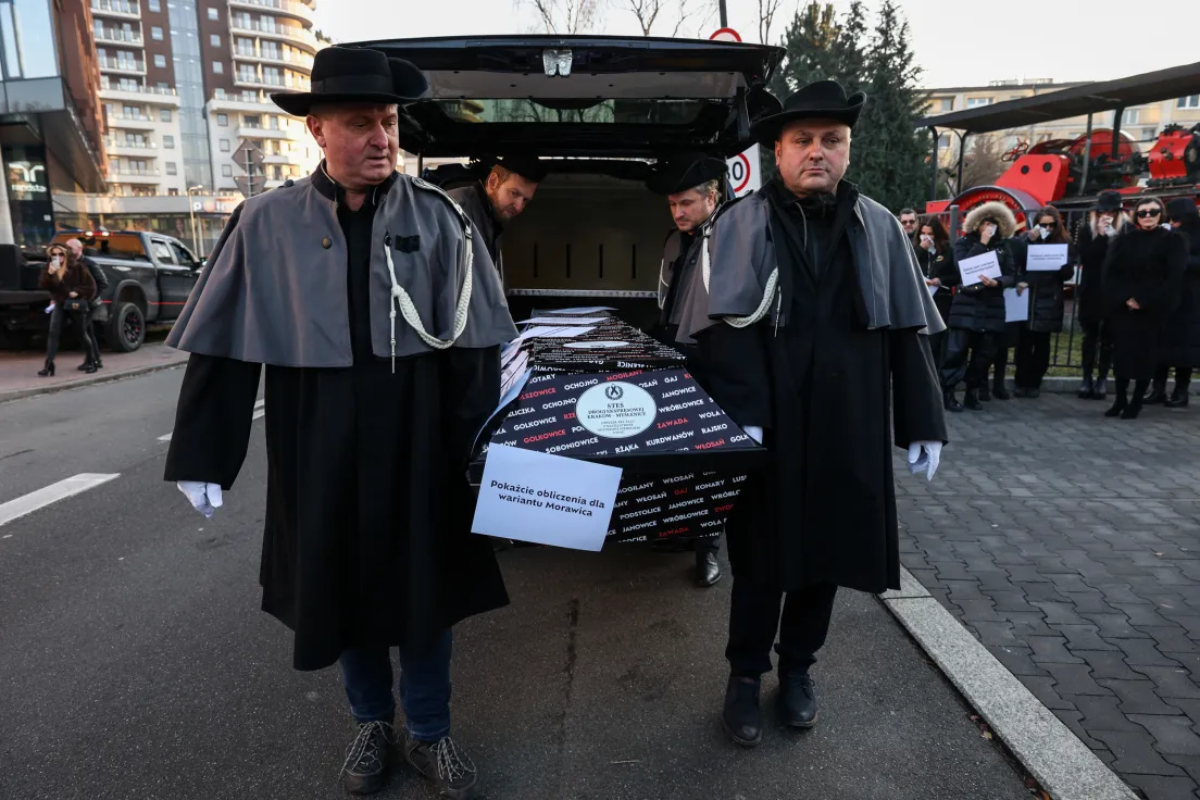 Protest przeciwko budowie S7 przed GDDKiA