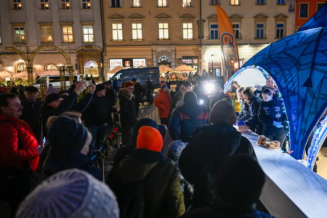 Fianał akcji „przedświąteczny karp dla krakowian” na Rynku Głównym