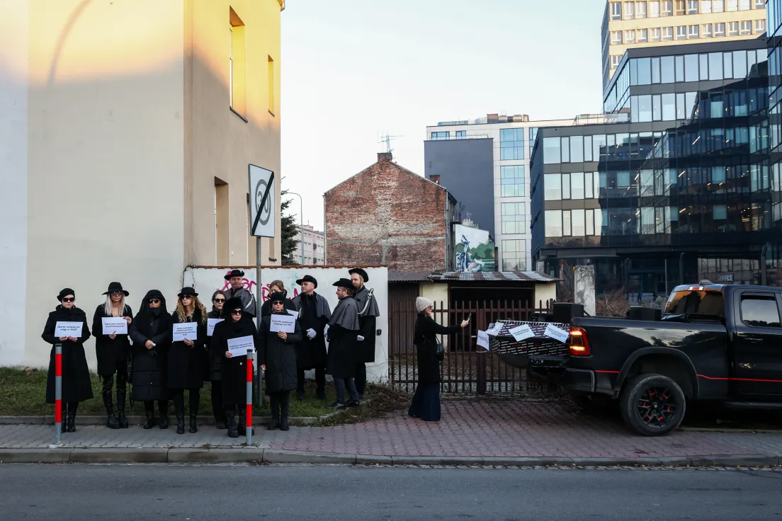 Protest przeciwko budowie S7 przed GDDKiA