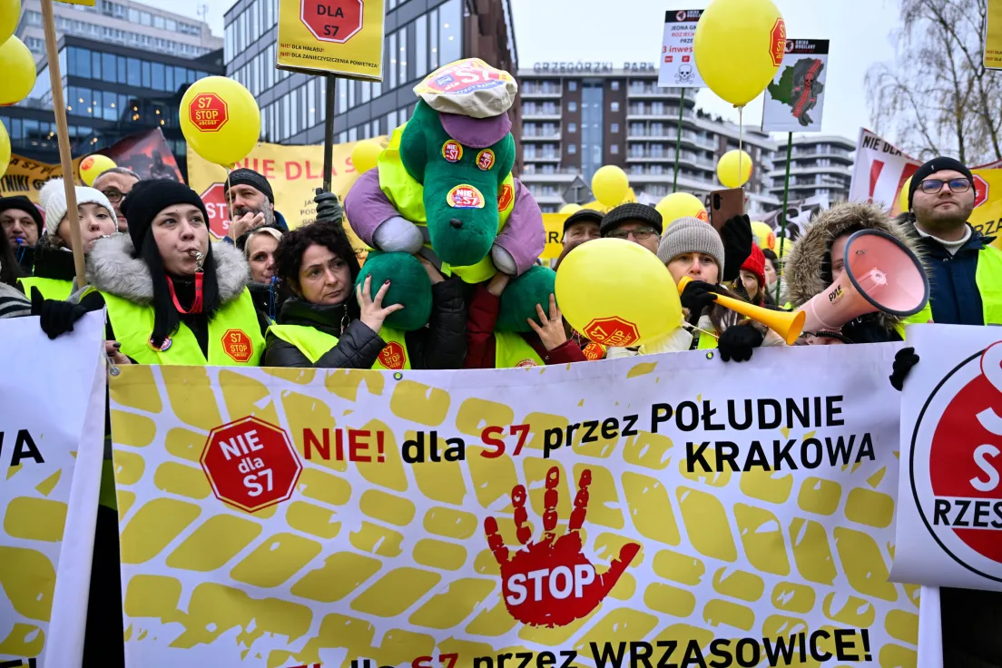 Protest pod siedzibą GDDKiA przeciwko budowie S7 na południu Krakowa