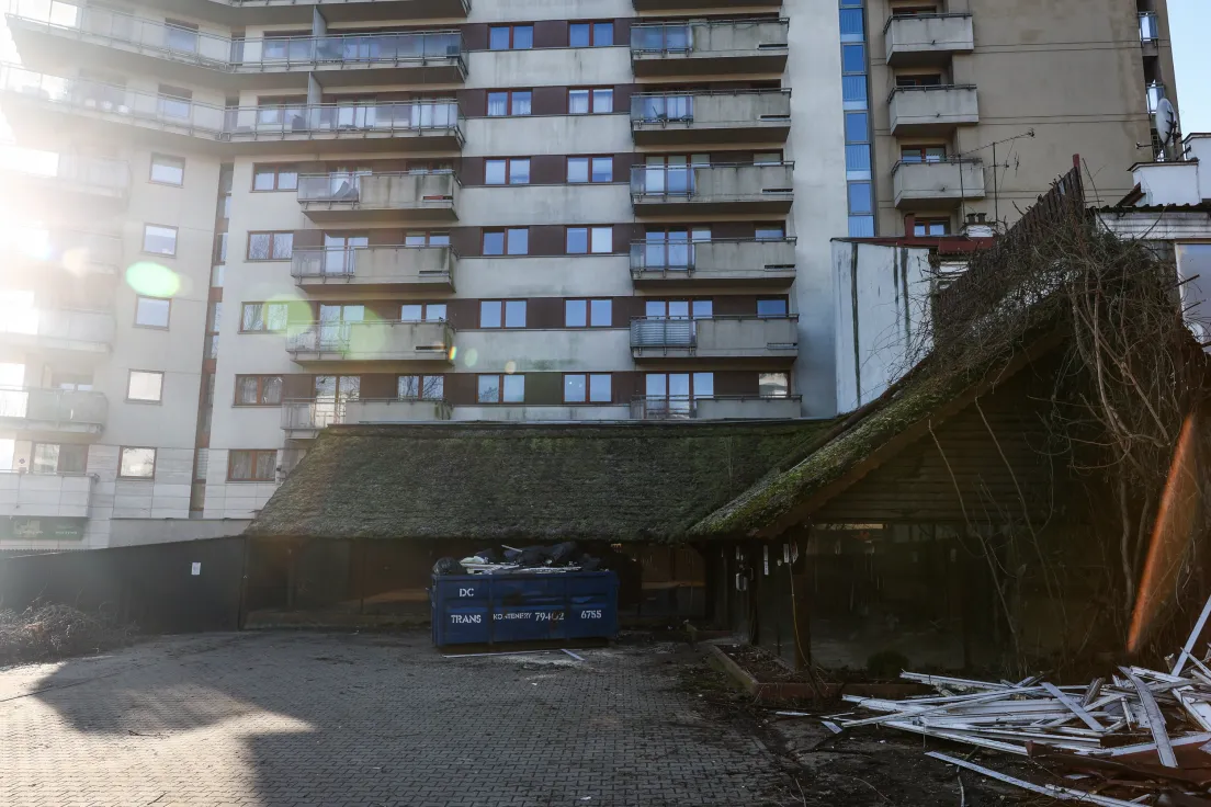 Budynek przy rogu ul. Wrocławskiej i Alei Kijowskiej