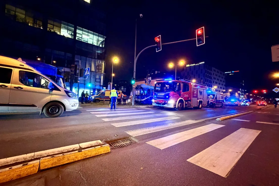 Zderzenie samochodu osobowego z tramwajem
