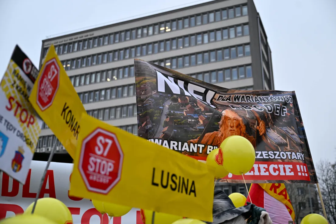 Protest pod siedzibą GDDKiA przeciwko budowie S7 na południu Krakowa
