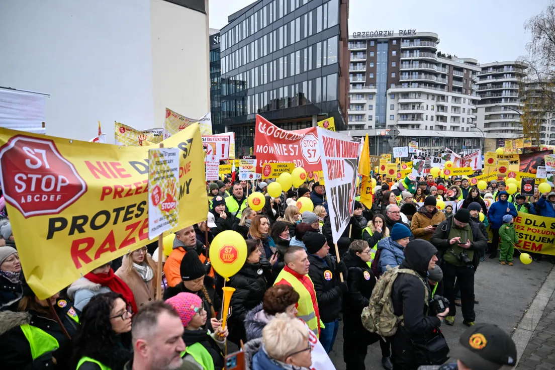 Protest pod siedzibą GDDKiA przeciwko budowie S7 na południu Krakowa