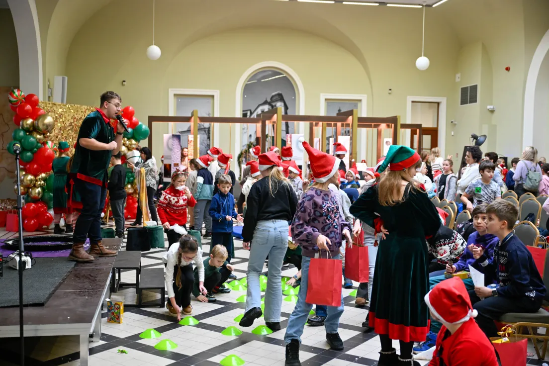 Mikołaje i dzieciaki opanowały Krakowski Salon Ekonomiczny