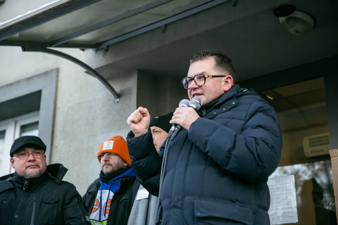 Protest przeciwko SCT pod ZDMK. Przemawia Łukasz Kmita