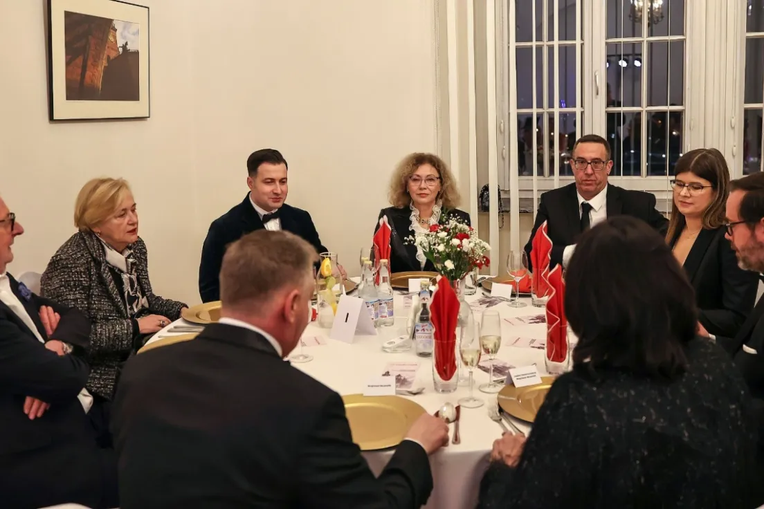 Elżbieta Filipiak z przedstawicielami zarządu i rady nadzorczej Cracovii