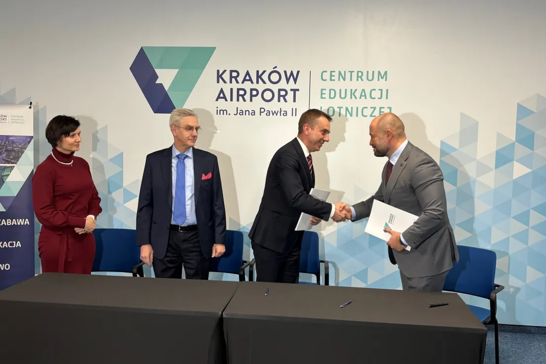 Podpisanie umowy współpracy miedzy Politechniką Krakowską a lotniskiem w Balicach