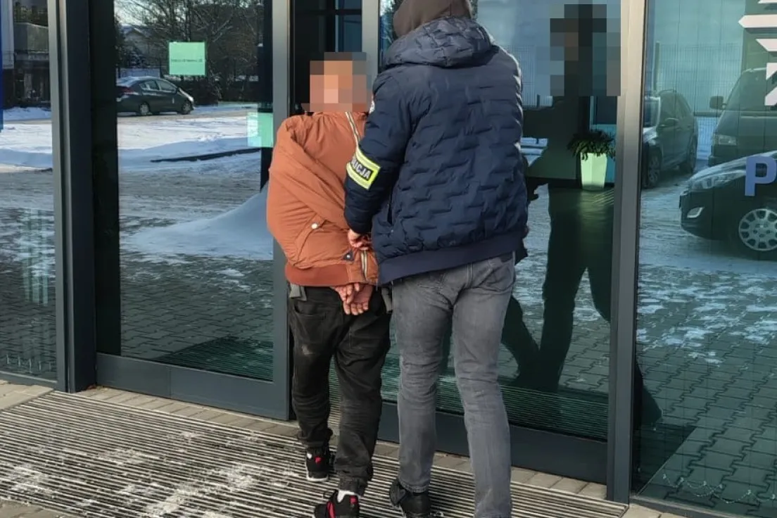 Poszukiwany przez policję