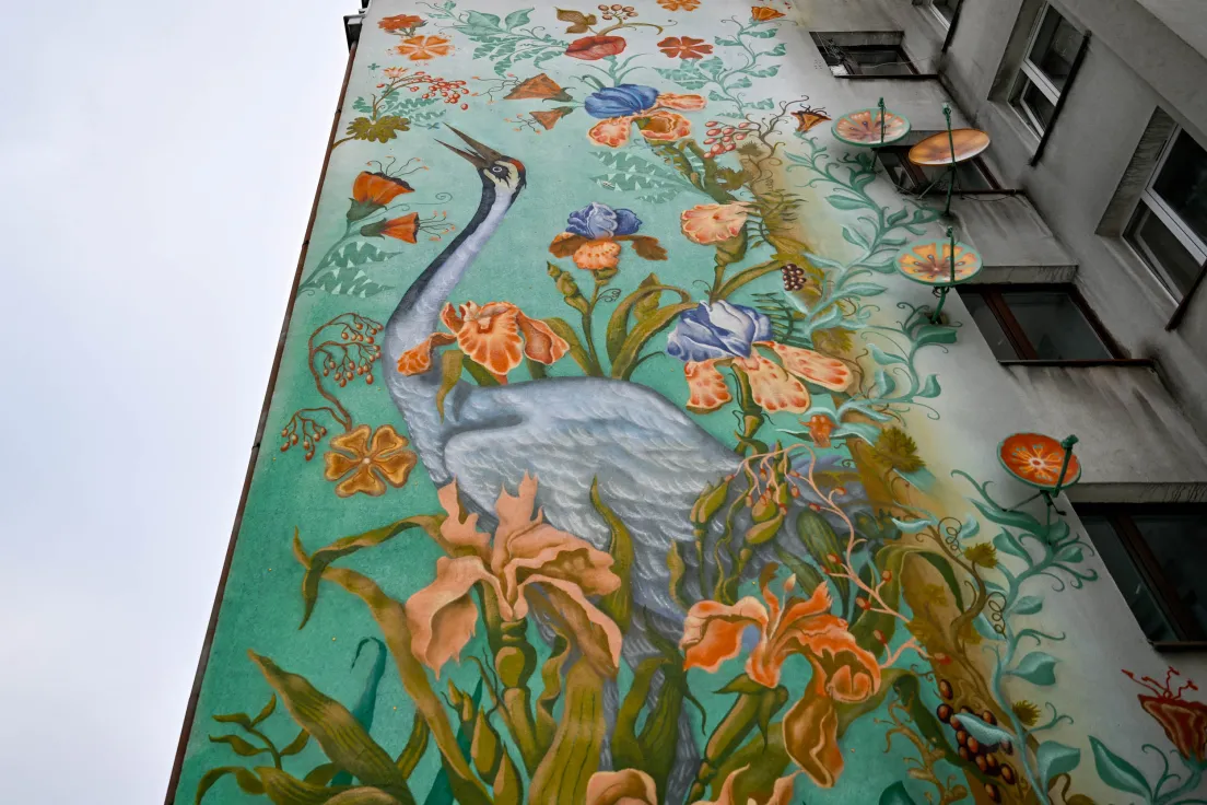 Nowy mural na Podgórzu inspirowany wawelskimi arrasami