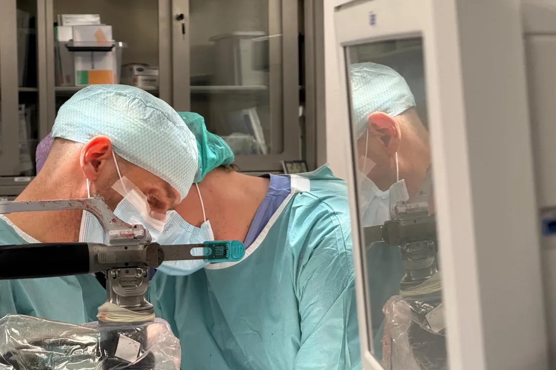 Operacja z pomocą robota ortopedycznego