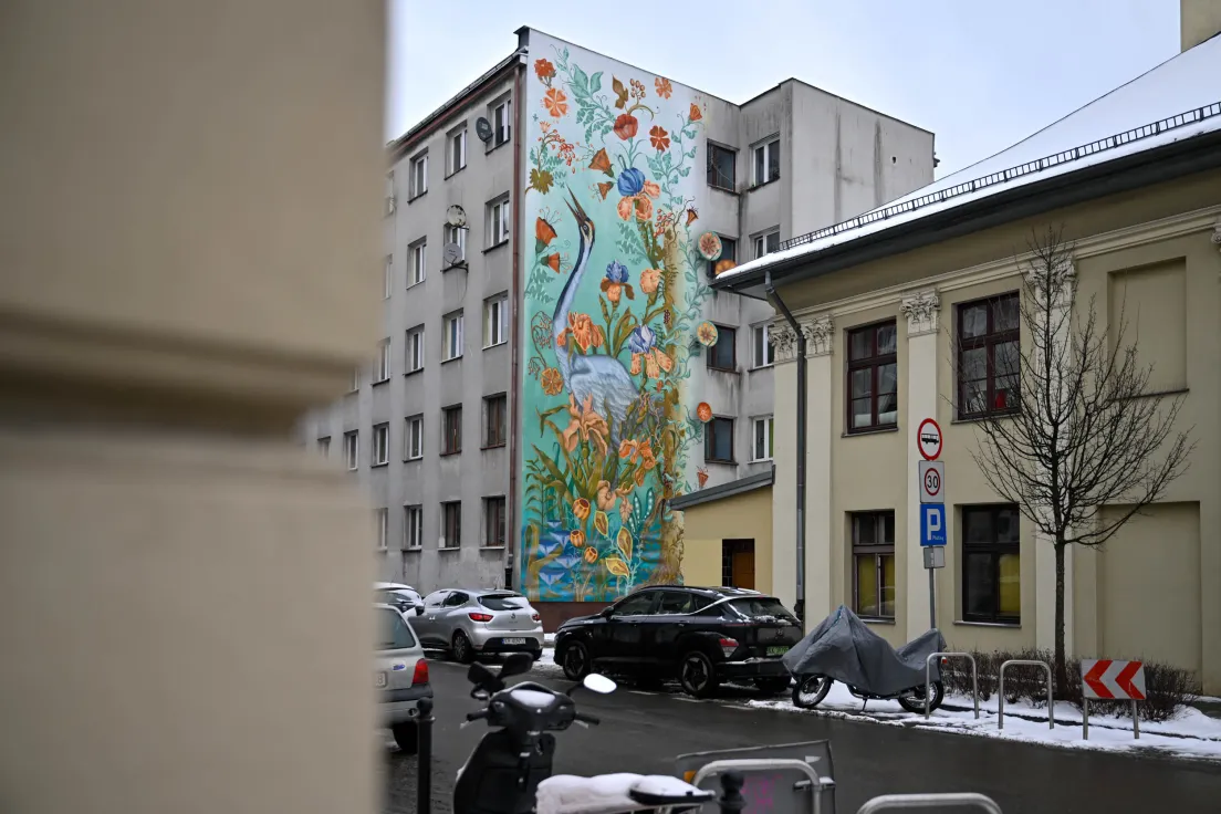 Nowy mural na Podgórzu inspirowany wawelskimi arrasami