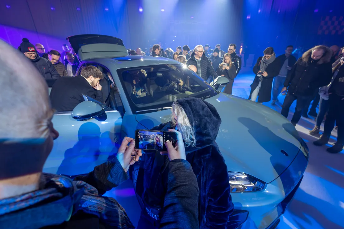 Porsche Cayenne Electric zadebiutowało na tafli lodu