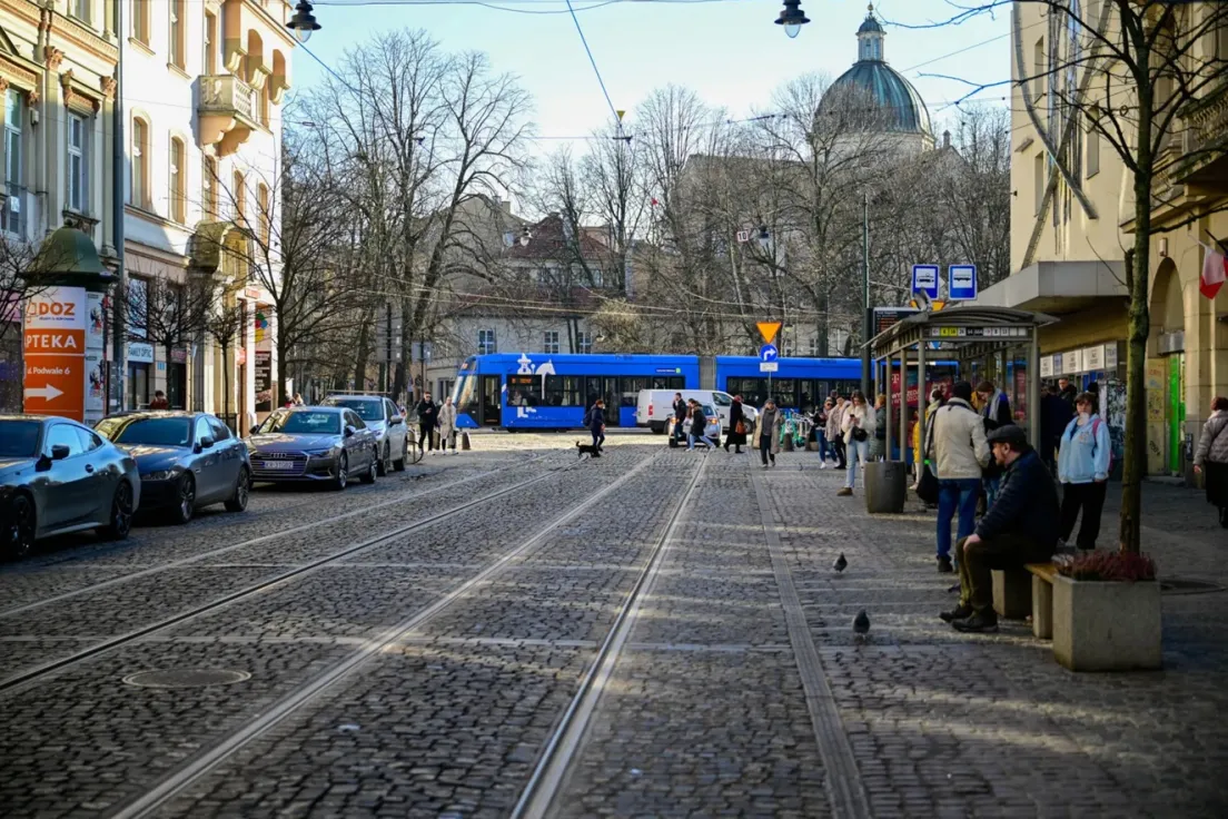 Skrzyżowanie przy Teatrze Bagatela