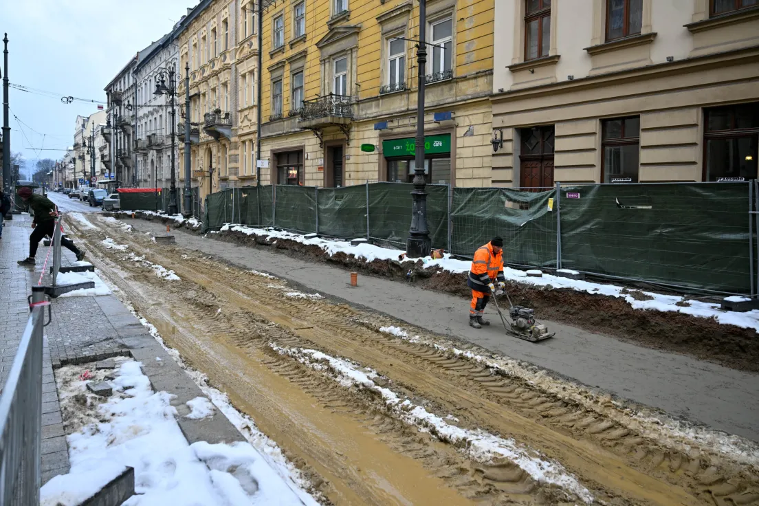 Remont torowiska na skrzyżowaniu Straszewskiego i Piłsudskiego