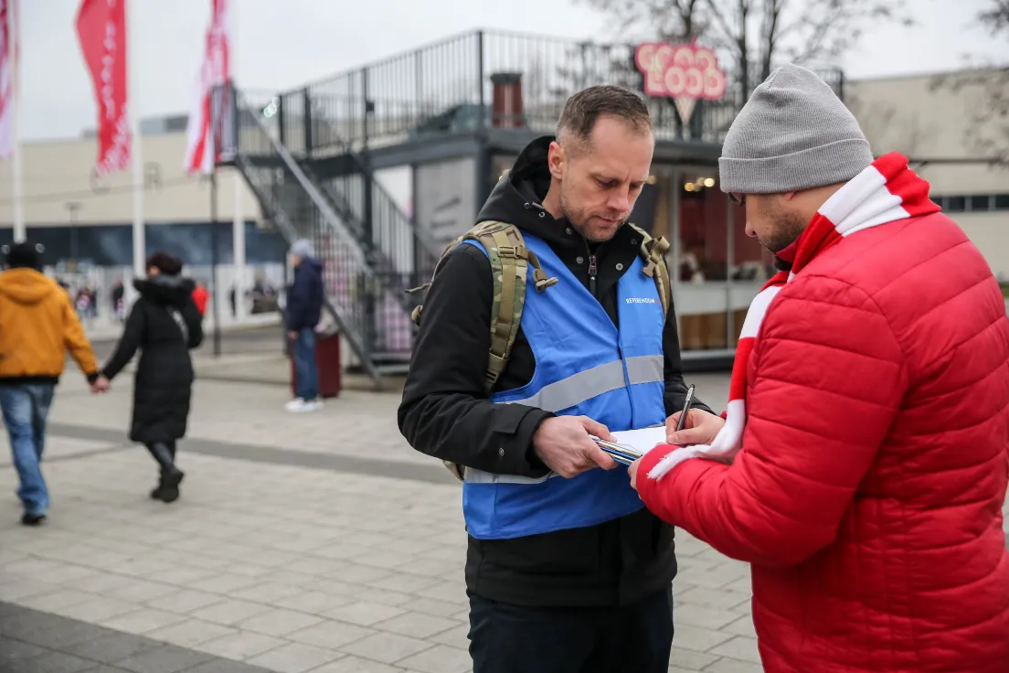 Zbiórka podpisów pod referendum pod stadionem Cracovii