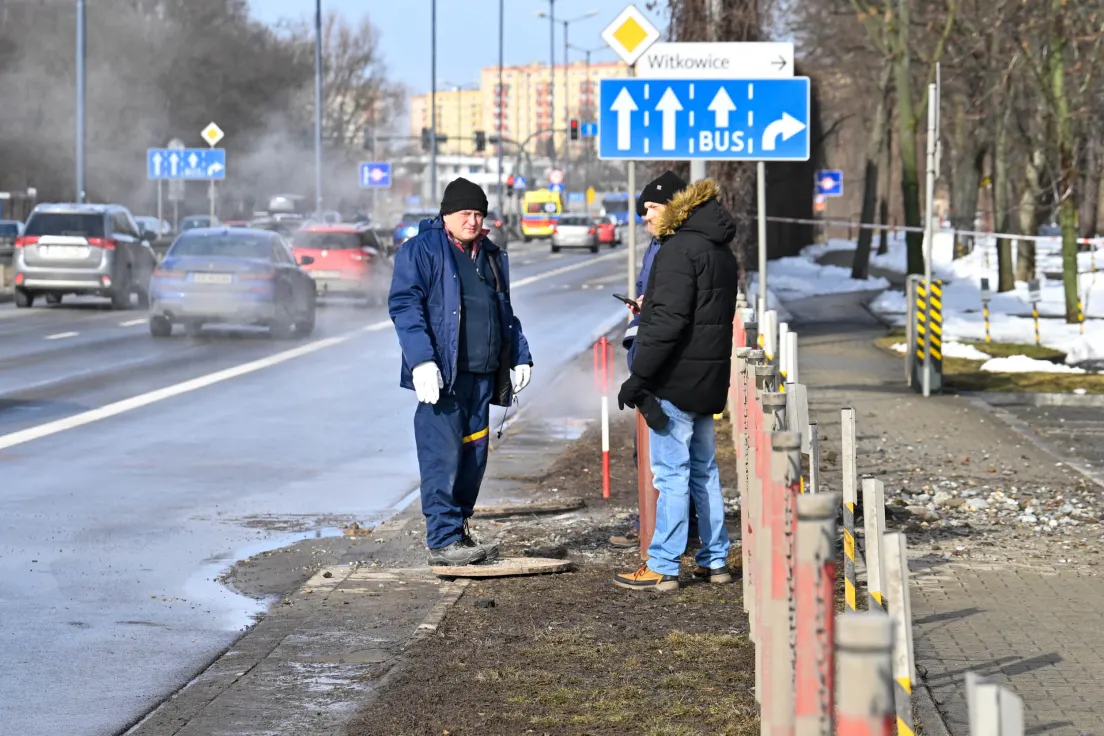 Awaria ciepłociągu na ul. Opolskiej