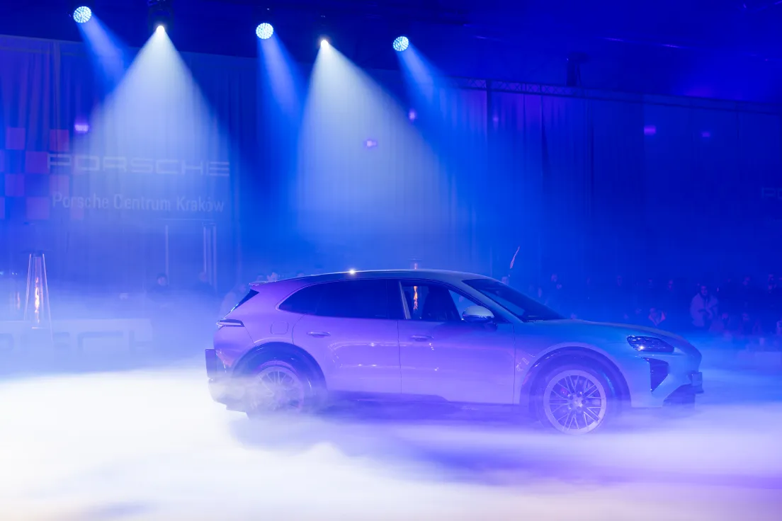 Porsche Cayenne Electric zadebiutowało na tafli lodu
