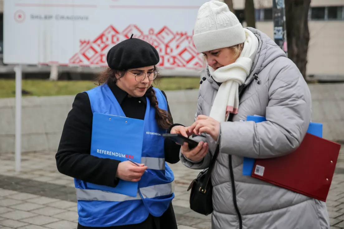Zbiórka podpisów pod referendum pod stadionem Cracovii