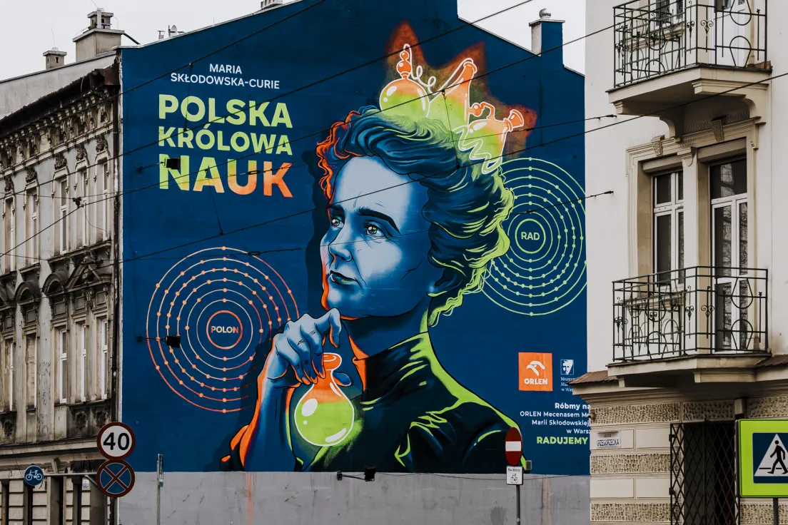 Fluorescencyjny mural przy ul. Grzegórzeckiej.