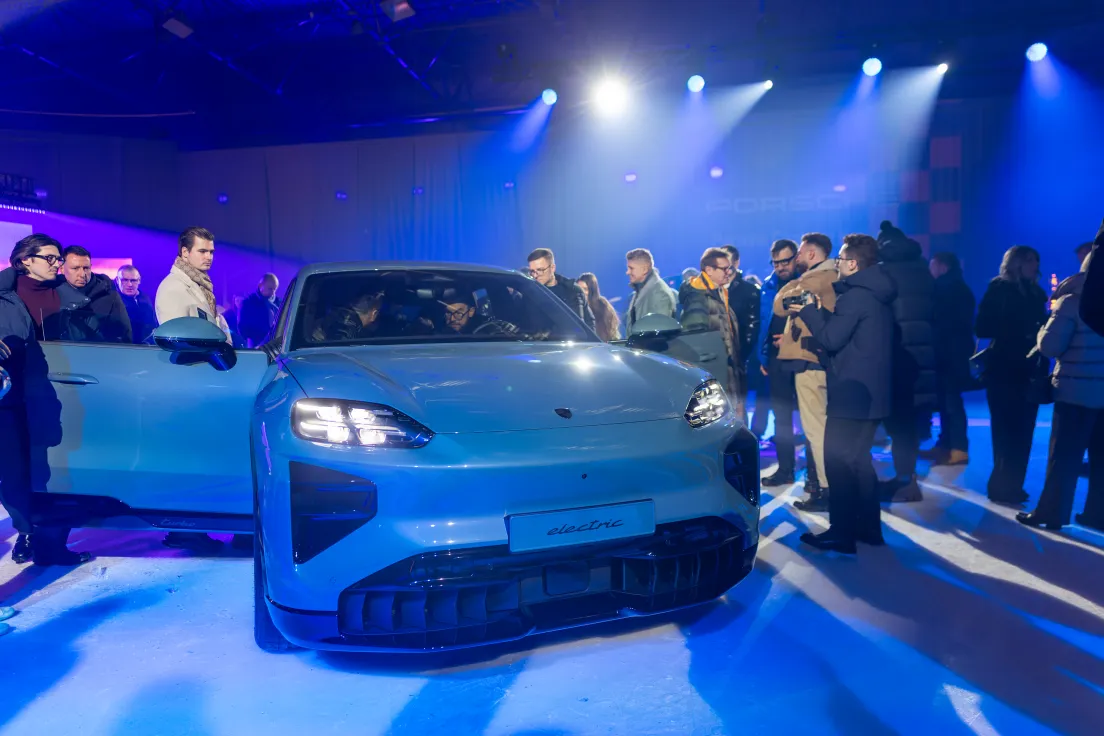 Porsche Cayenne Electric zadebiutowało na tafli lodu