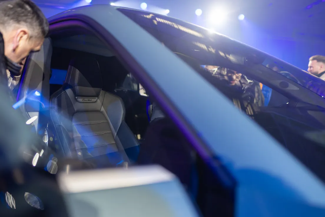 Porsche Cayenne Electric zadebiutowało na tafli lodu