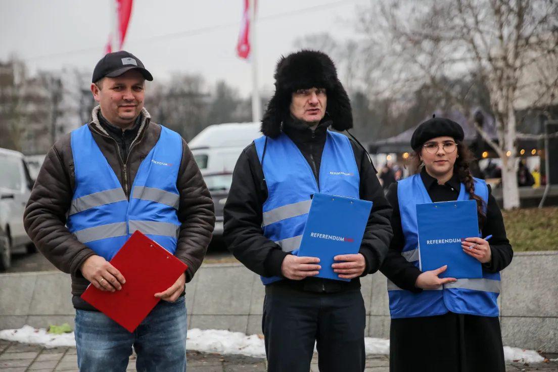 Zbiórka podpisów pod referendum pod stadionem Cracovii