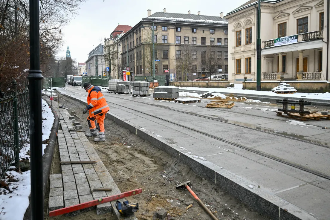 Remont torowiska na skrzyżowaniu Straszewskiego i Piłsudskiego