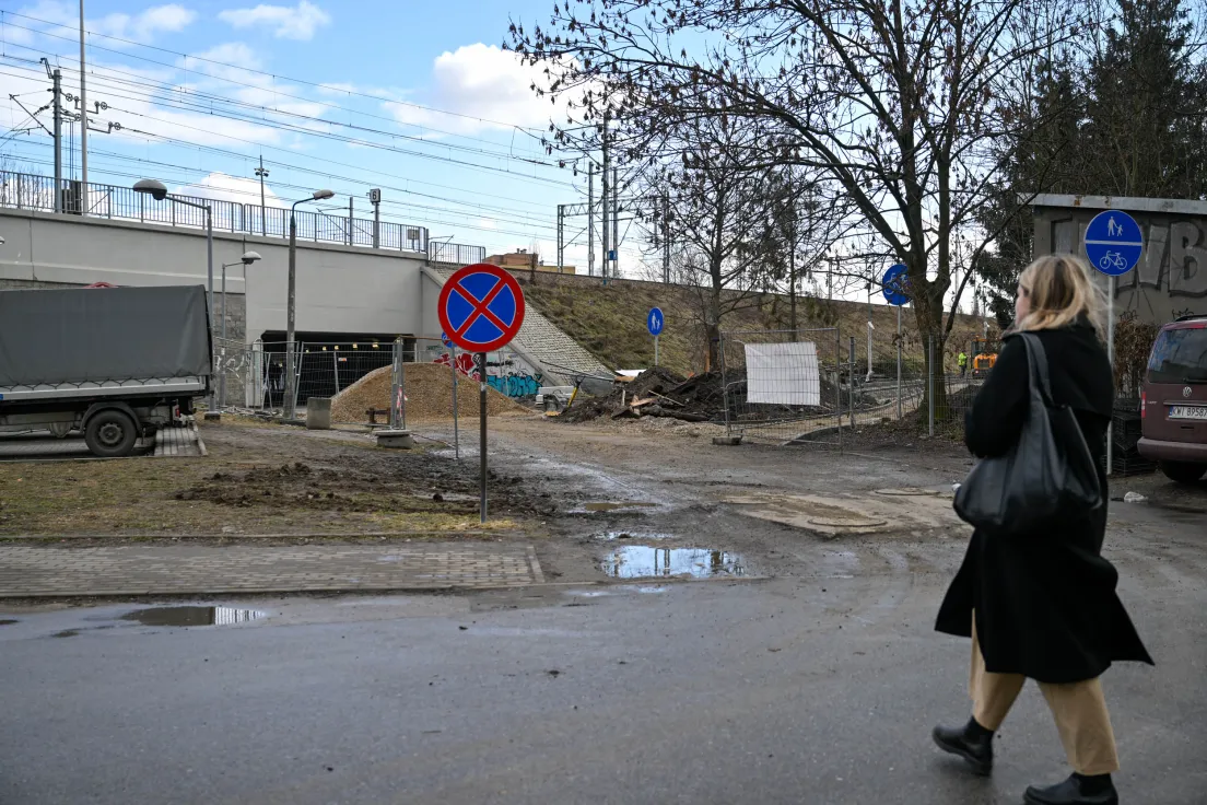 Zniszczony chodnik przy ul. Kącik