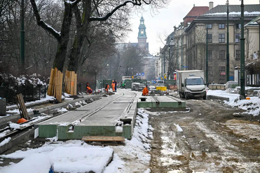 Remont torowiska na skrzyżowaniu Straszewskiego i Piłsudskiego