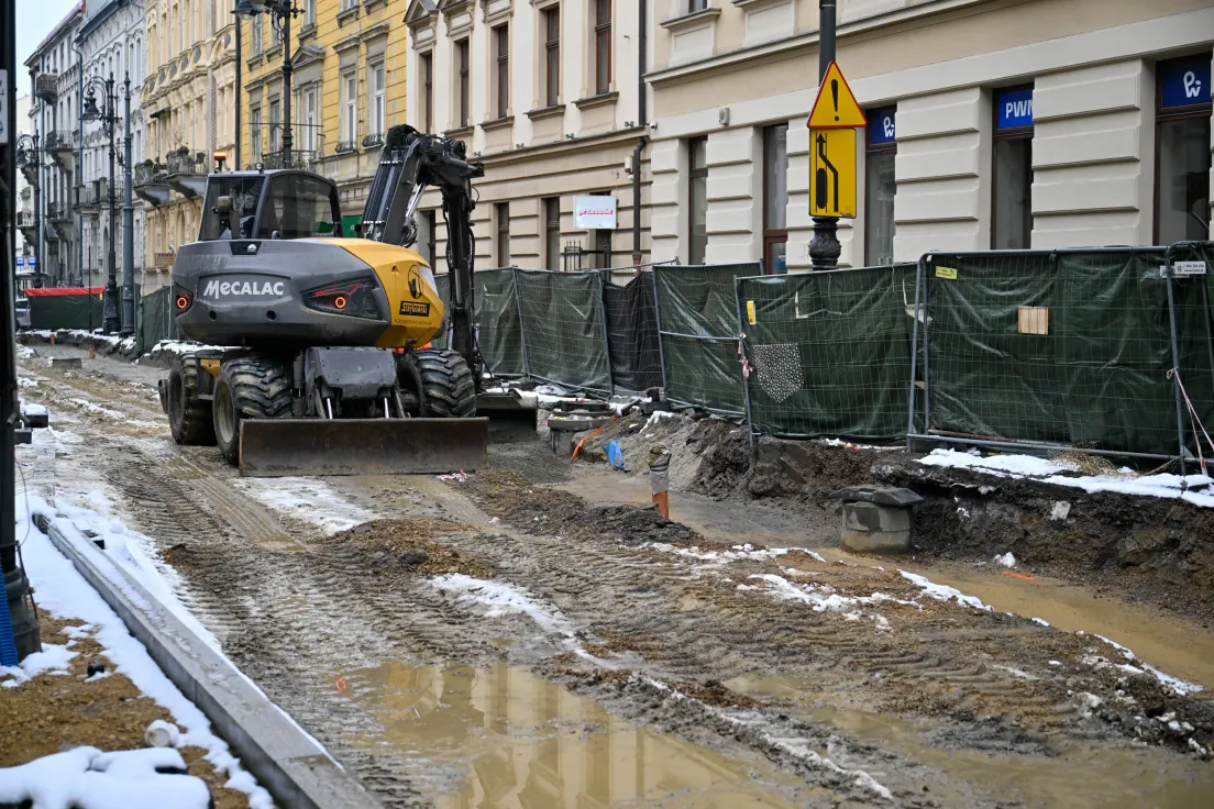 Remont torowiska na skrzyżowaniu Straszewskiego i Piłsudskiego