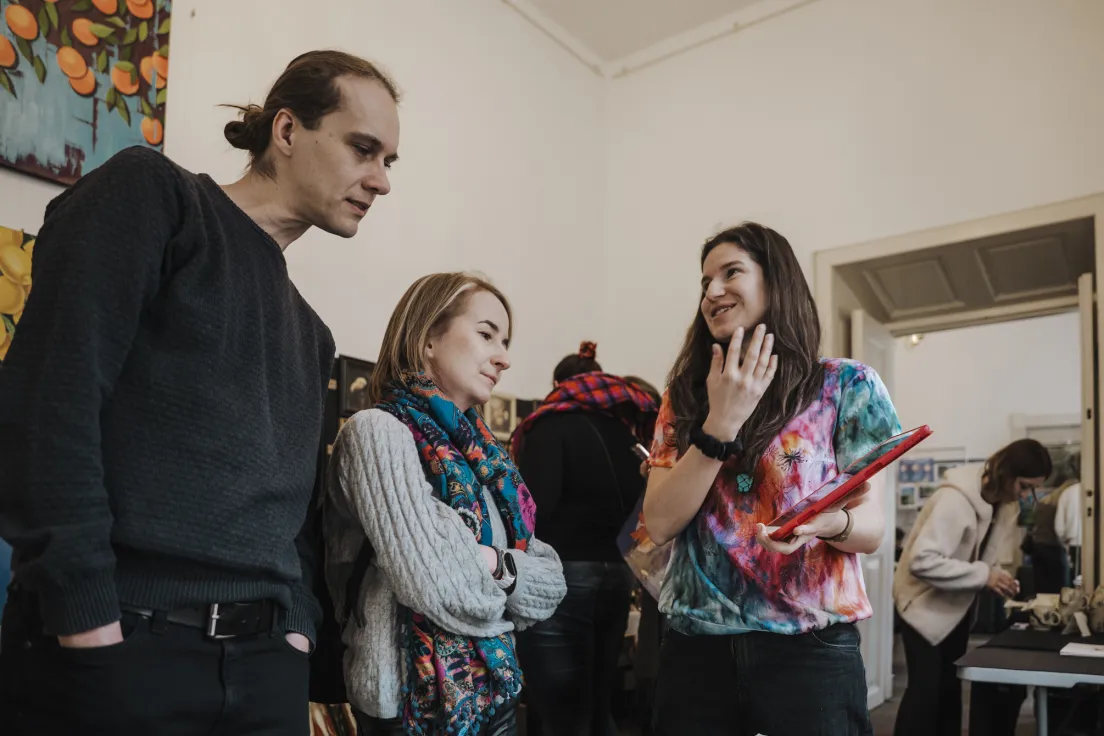 Targi Młodej Sztuki organizowane w Pałacu Potockich przez Krakowską Przestrzeń Młodej Sztuki - oddolną inicjatywę wspierającą młodych artystów  łącząca ich z publicznością.
