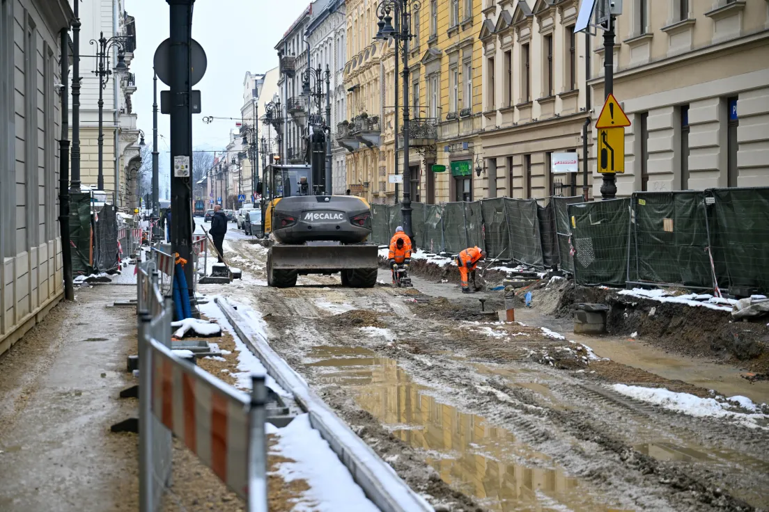 Remont torowiska na skrzyżowaniu Straszewskiego i Piłsudskiego