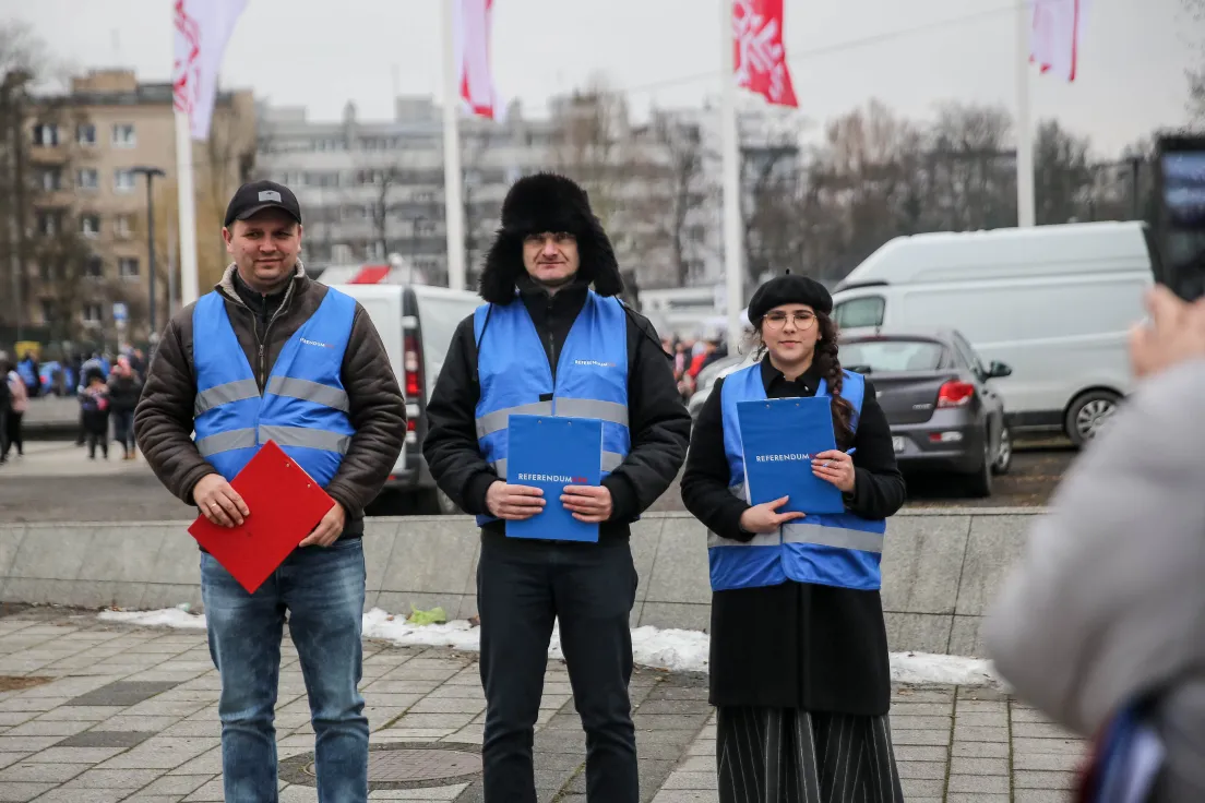 Zbiórka podpisów pod referendum pod stadionem Cracovii