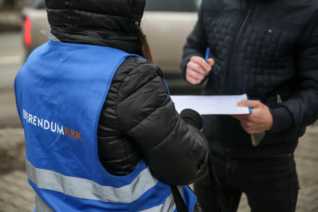 Zbiórka podpisów pod referendum pod stadionem Cracovii