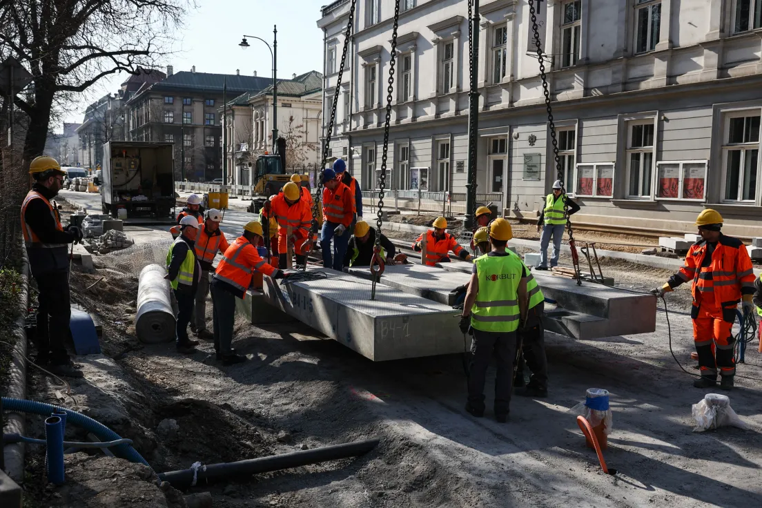 Montaż płyt tramwajowych przy ul. Straszewskiego