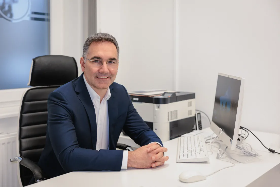 dr Paweł Wisz